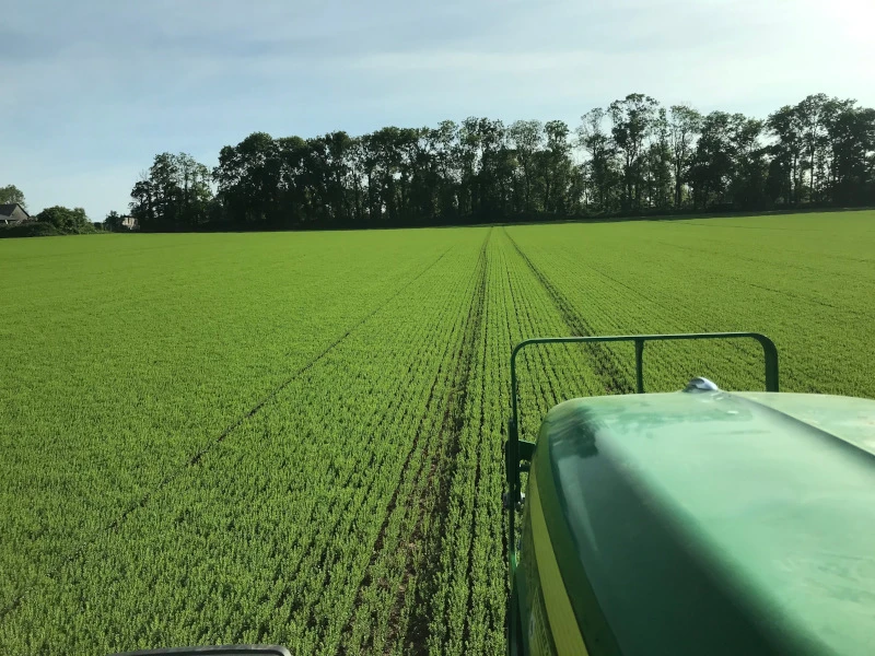 Exploitation agricole et cultures en Normandie accompagnées en droit rural